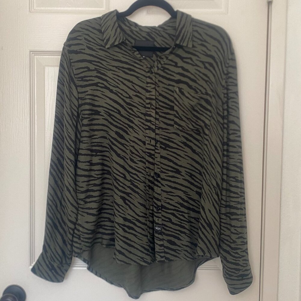 Rails | Hunter Flannel in Olive Animal Stripe - Picture 3 of 6